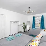 Temple By Alt-stay Contractor - 4 Bed Contractor With Parking, Wi-fi & Full Kitchen - Ideal For Long Nyaraló *