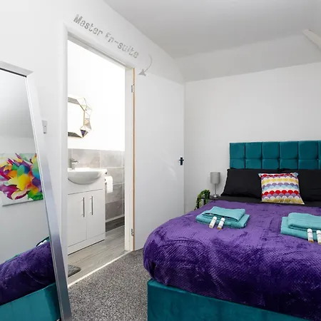 Alt-stay Temple Newsam - Free Parking & Fast Fibre Wi-fi - Ground Floor Bathroom & Master En-suite - Ideal For Contractors & Long Leeds (West Yorkshire)
