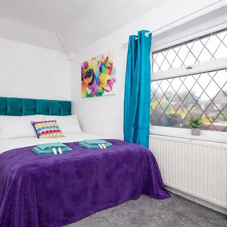 Temple By Alt-Stay Contractor Accommodation - 4 Bed Contractor Home With Parking, Wi-Fi & Full Kitchen - Ideal For Long Stays Hébergement de vacances *