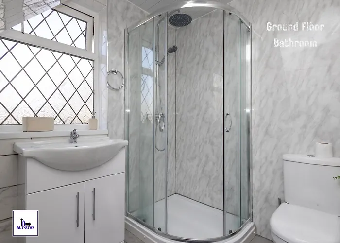 Semesterbostad Temple By Alt-Stay Contractor Accommodation - 4 Bed Contractor Home With Parking, Wi-Fi & Full Kitchen - Ideal For Long Stays Leeds (West Yorkshire)