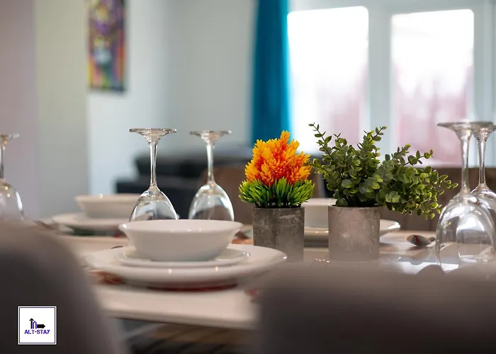 Semesterbostad Temple By Alt-Stay Contractor Accommodation - 4 Bed Contractor Home With Parking, Wi-Fi & Full Kitchen - Ideal For Long Stays Leeds (West Yorkshire)