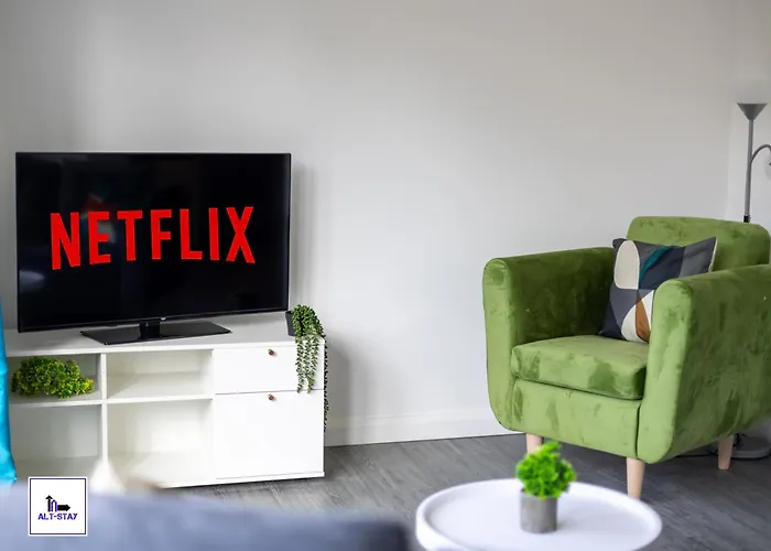 Temple By Alt-Stay Contractor Accommodation - 4 Bed Contractor Home With Parking, Wi-Fi & Full Kitchen - Ideal For Long Stays *