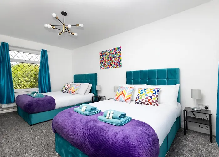 別荘 Temple By Alt-Stay Contractor Accommodation - 4 Bed Contractor Home With Parking, Wi-Fi & Full Kitchen - Ideal For Long Stays