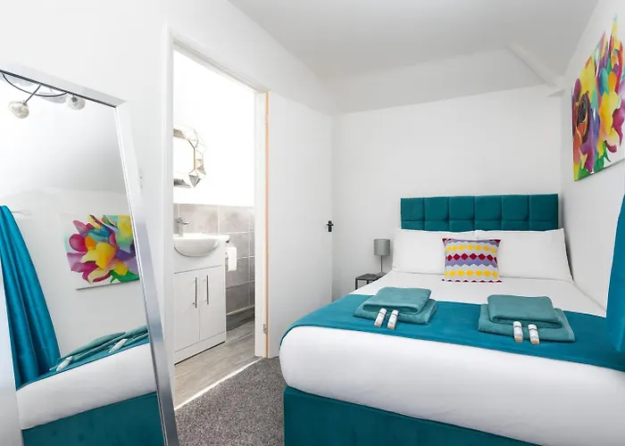 Temple By Alt-Stay Contractor Accommodation - 4 Bed Contractor Home With Parking, Wi-Fi & Full Kitchen - Ideal For Long Stays *