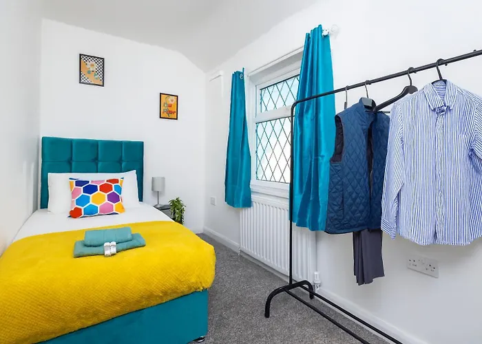 Temple By Alt-Stay Contractor Accommodation - 4 Bed Contractor Home With Parking, Wi-Fi & Full Kitchen - Ideal For Long Stays Hébergement de vacances