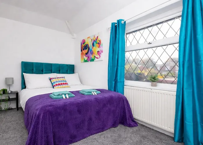 Temple By Alt-Stay Contractor Accommodation - 4 Bed Contractor Home With Parking, Wi-Fi & Full Kitchen - Ideal For Long Stays Hébergement de vacances *