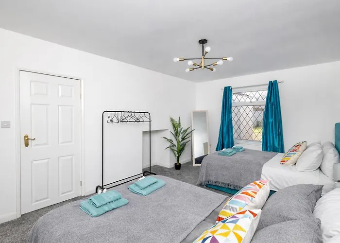 Temple By Alt-Stay Contractor Accommodation - 4 Bed Contractor Home With Parking, Wi-Fi & Full Kitchen - Ideal For Long Stays 別荘 *