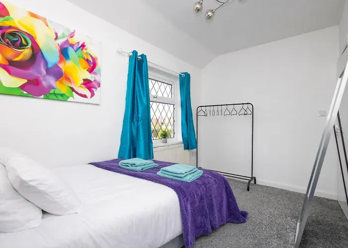 Hébergement de vacances Temple By Alt-Stay Contractor Accommodation - 4 Bed Contractor Home With Parking, Wi-Fi & Full Kitchen - Ideal For Long Stays Leeds (West Yorkshire)