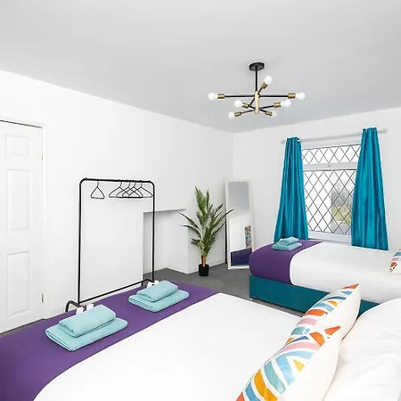 Alt-stay Temple Newsam - Free Parking & Fast Fibre Wi-fi - Ground Floor Bathroom & Master En-suite - Ideal For Contractors & Long Будинок відпочинку