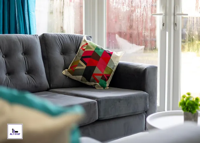 Temple By Alt-Stay Contractor Accommodation - 4 Bed Contractor Home With Parking, Wi-Fi & Full Kitchen - Ideal For Long Stays